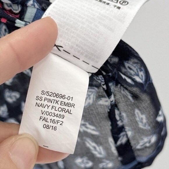 GAP Tie Neck Sheer Chiffon Blue Floral Flutter Sleeve Blouse Sz L Preppy Boho - Picture 6 of 8